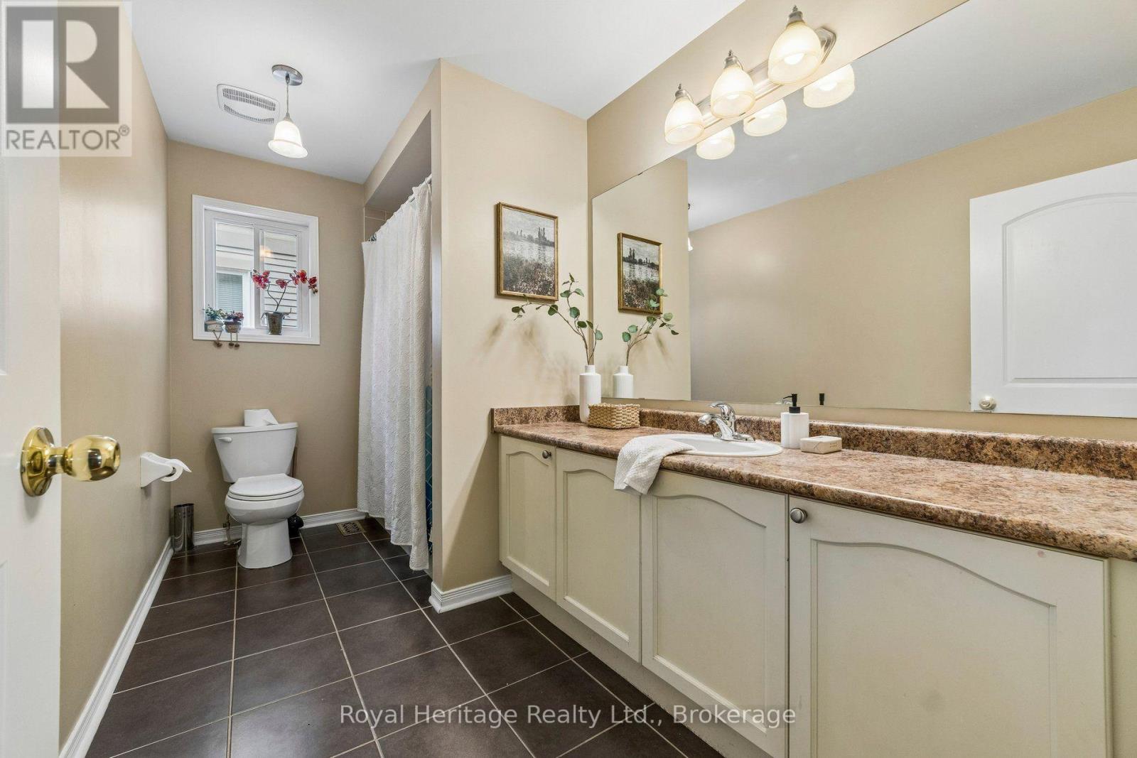 52 MCCORKELL Street, Clarington, ON photo 36