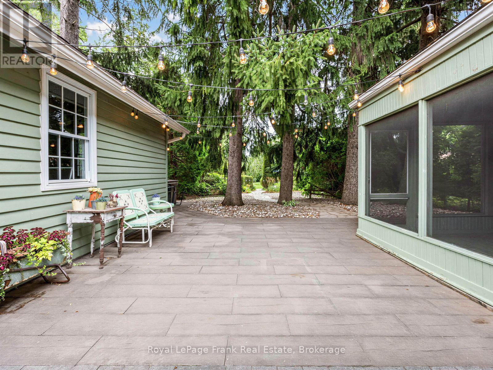 523 QUEEN STREET - 31