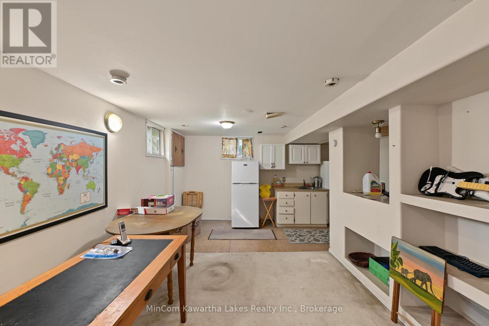 71 GREENHILL DRIVE - 24