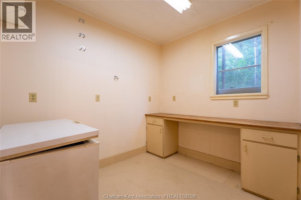 802 ELGIN STREET - Image 36