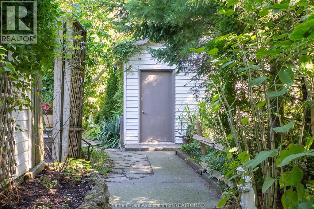 802 ELGIN STREET - Image 33