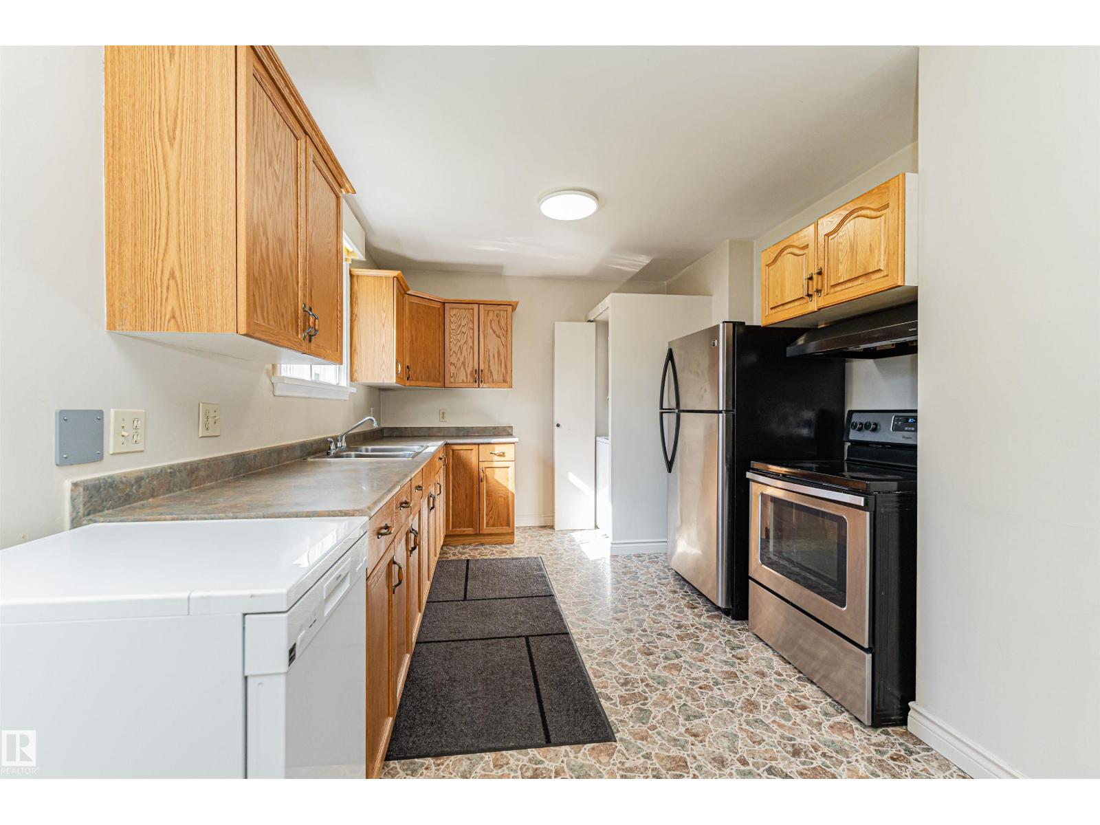 8743 STRATHEARN DR NW - 12