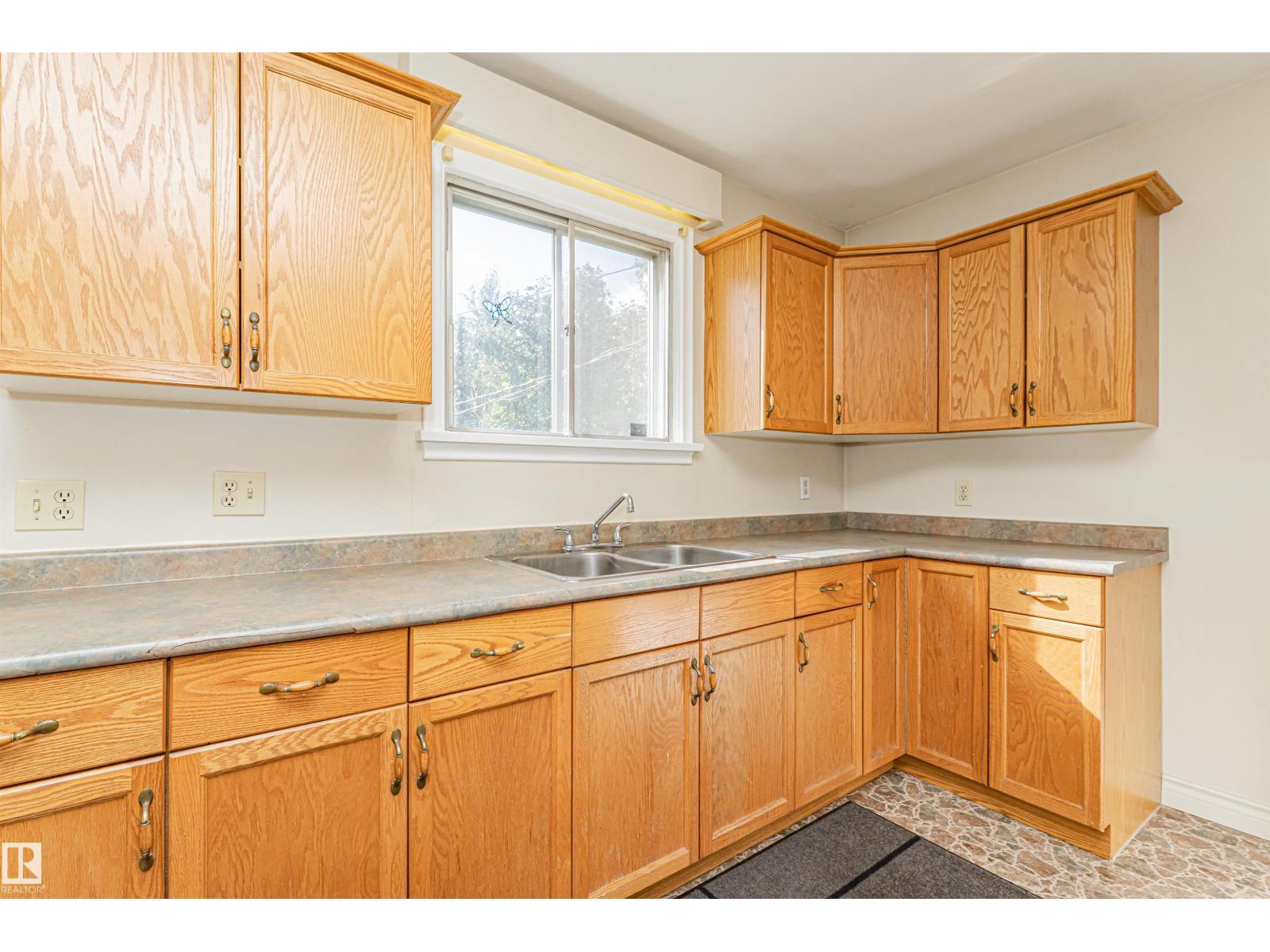 8743 STRATHEARN DR NW - 14