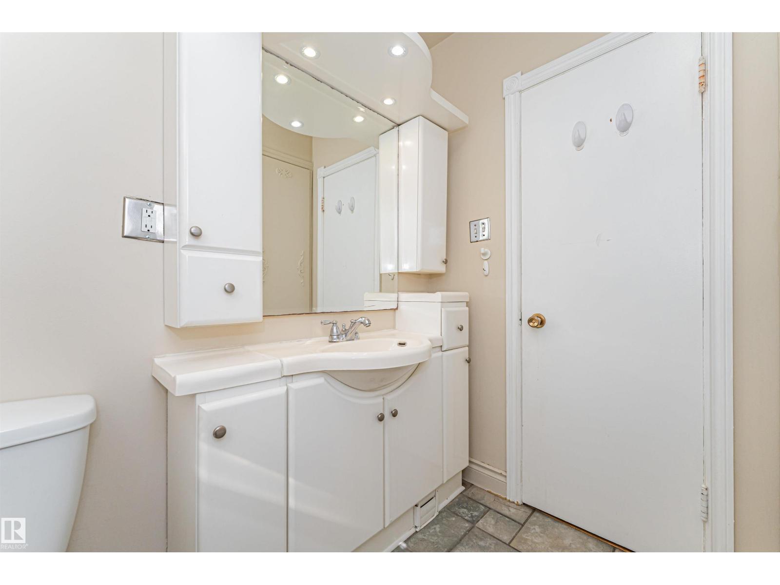 8743 STRATHEARN DR NW - 21