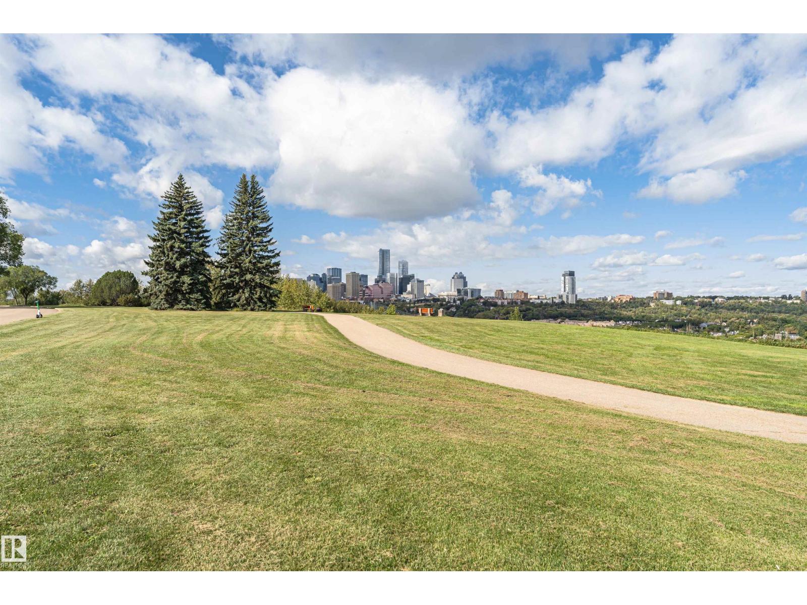 8743 STRATHEARN DR NW - 35