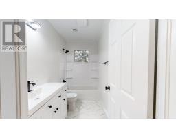 215 Canada Drive thumbnail 11