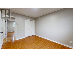 215 Canada Drive thumbnail 14