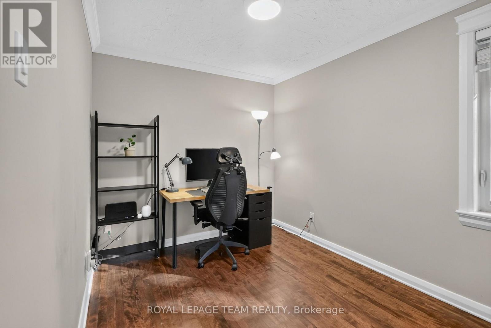 567 REDWOOD AVENUE - 16
