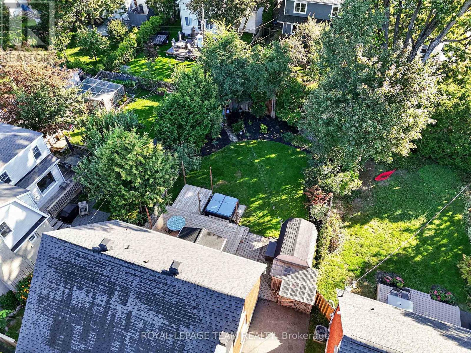 567 REDWOOD AVENUE - 39