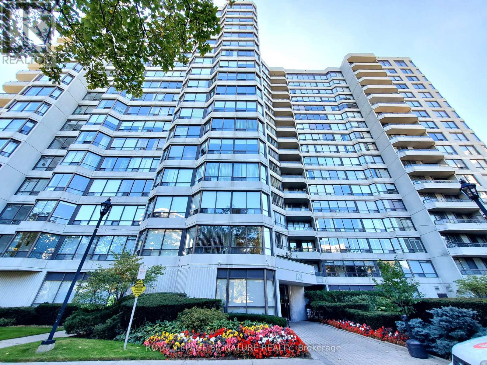 Photo of 1121 Steeles Avenue