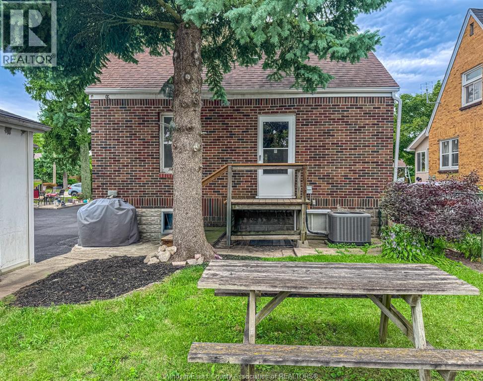 2270 LILLIAN - Image 46