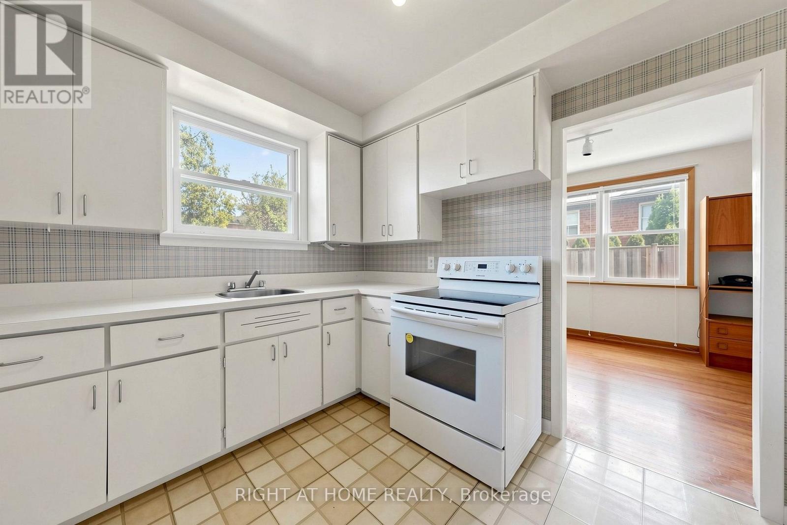 74 MINERVA AVENUE - 17
