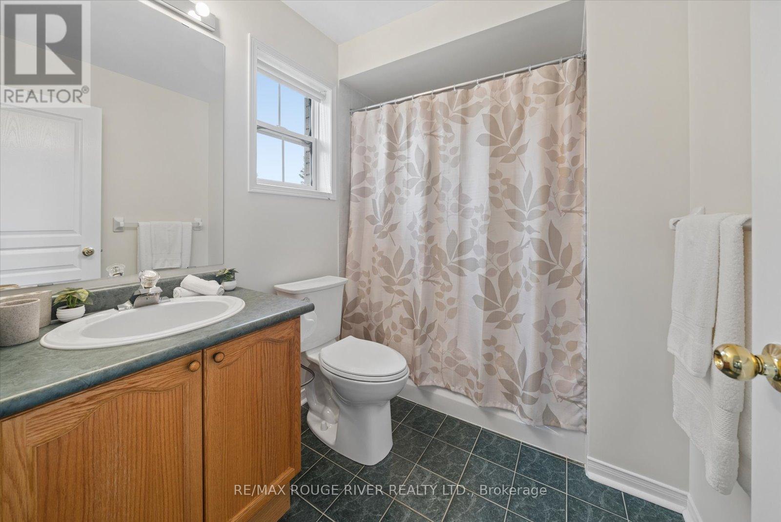 125 Gartshore Drive, Whitby, ON photo 34