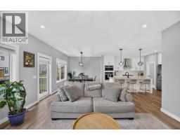 5pc Bathroom - 822 Mandalay Boulevard, Carstairs, AB T0M0N0 Photo 11