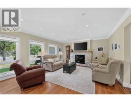 Living room - 385 Main Street W, Grimsby, ON L3M1T1 Photo 11