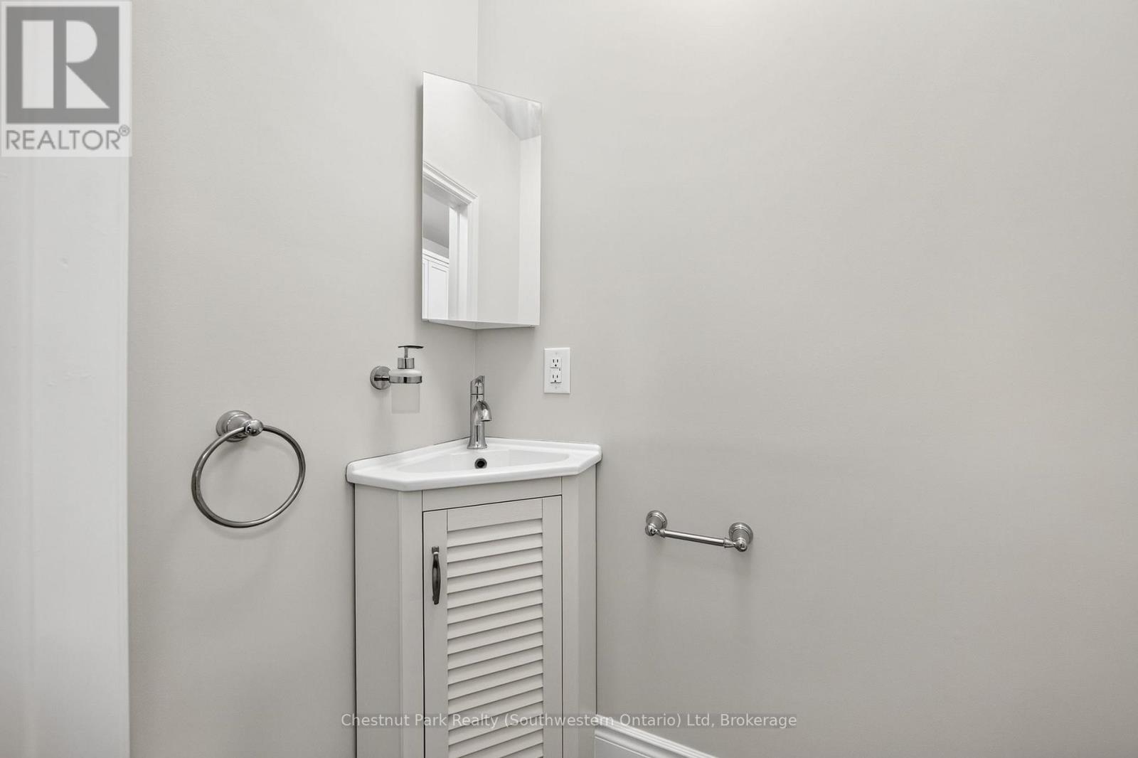102 QUEEN STREET - Image 25