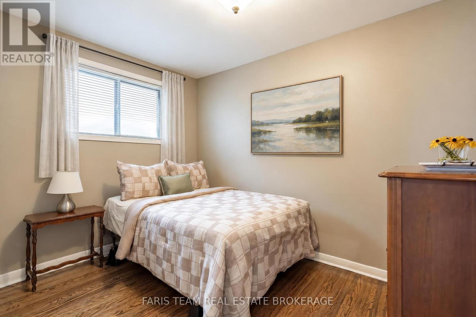 45 BAILEY CRESCENT - 16