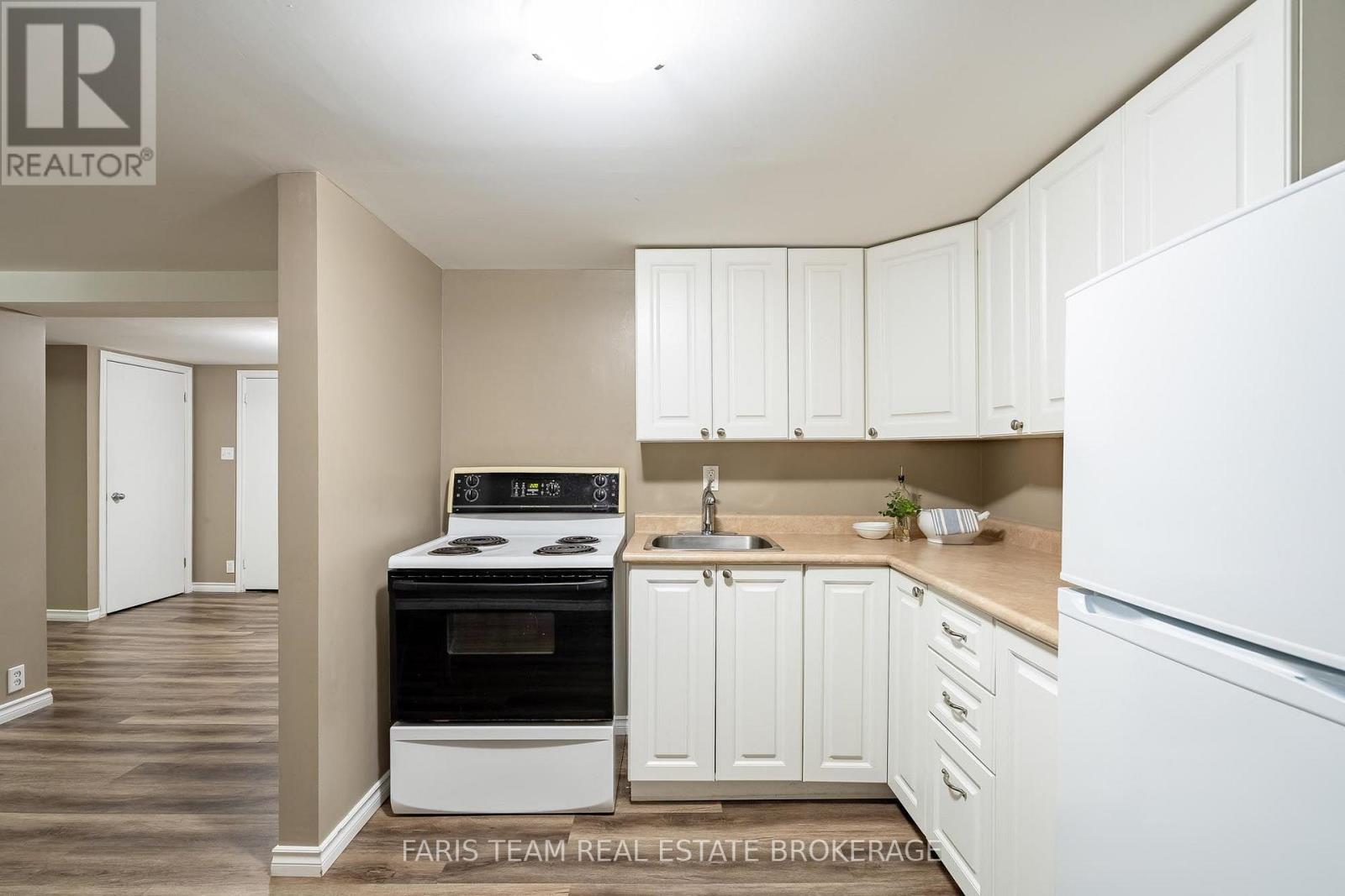 45 BAILEY CRESCENT - 22