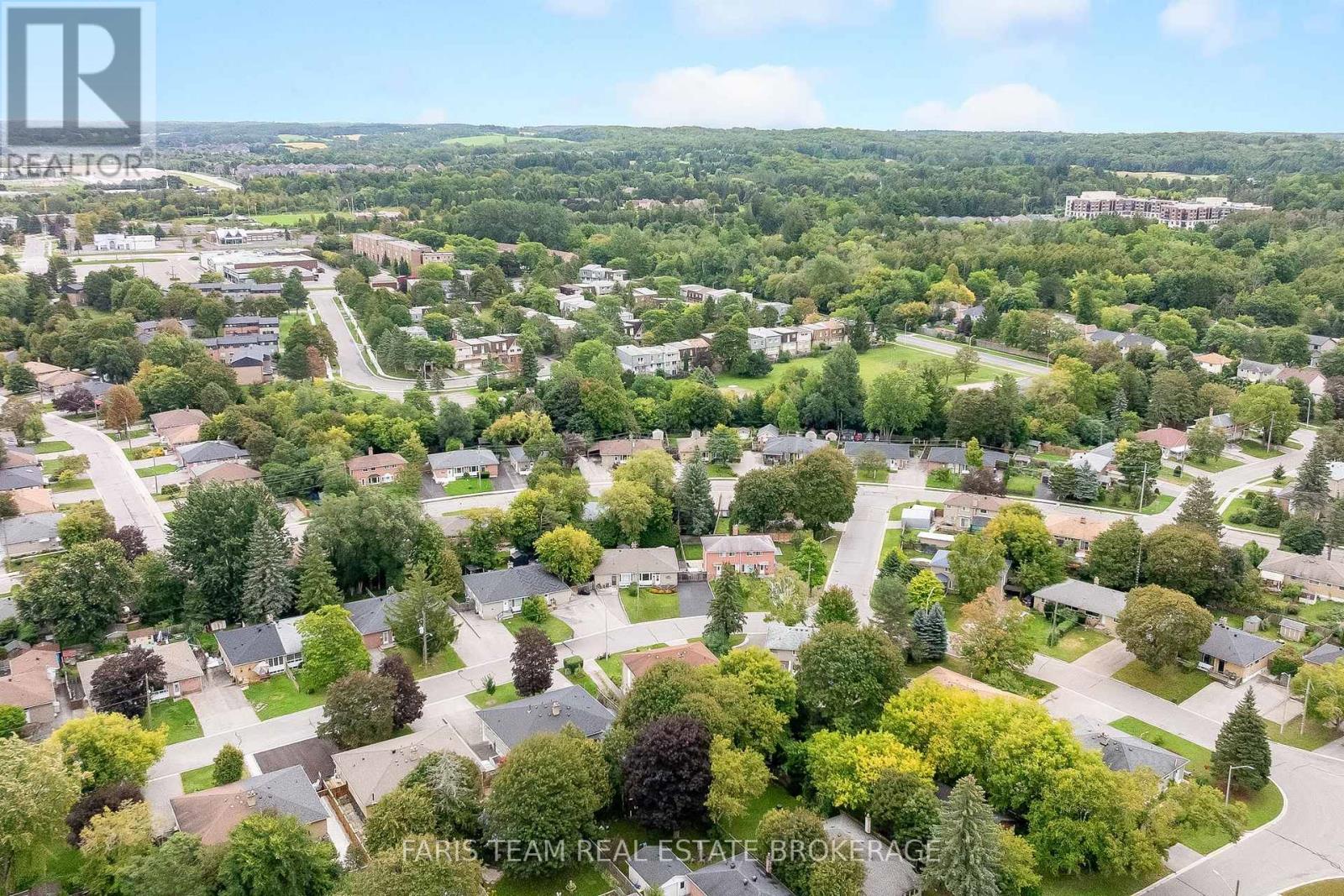 45 BAILEY CRESCENT - 36