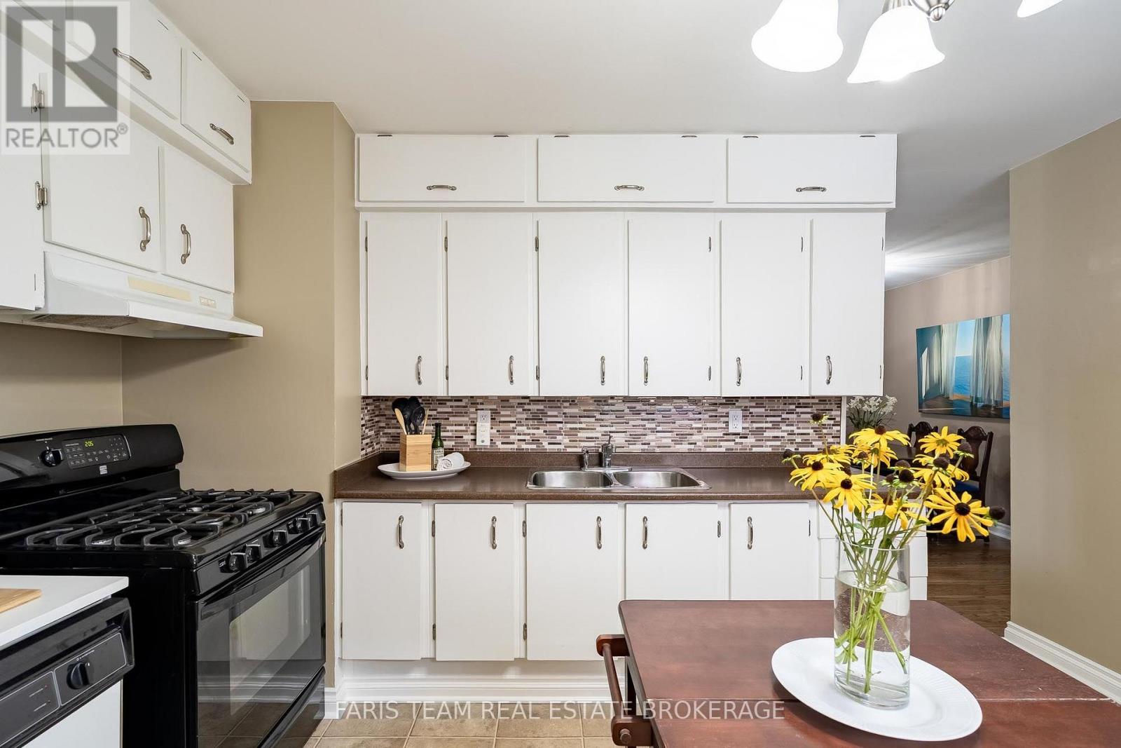 45 BAILEY CRESCENT - 6