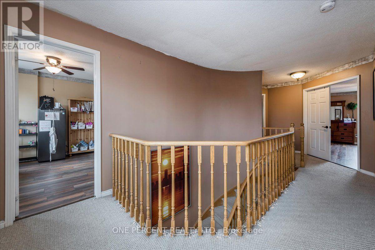 194 LIVINGSTONE STREET W - 21