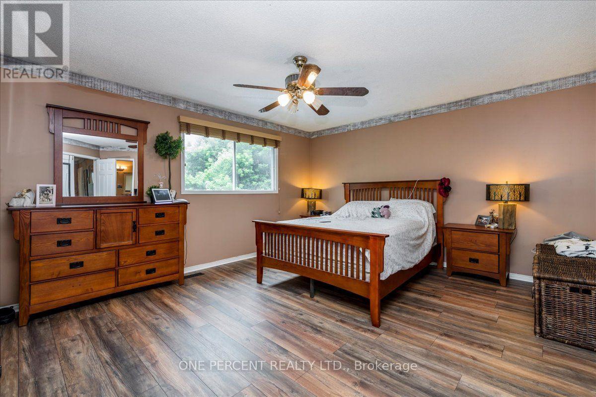 194 LIVINGSTONE STREET W - 22