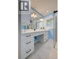 54 Fairlawn Road, Kitchener, ON N2C1X9 Photo 21