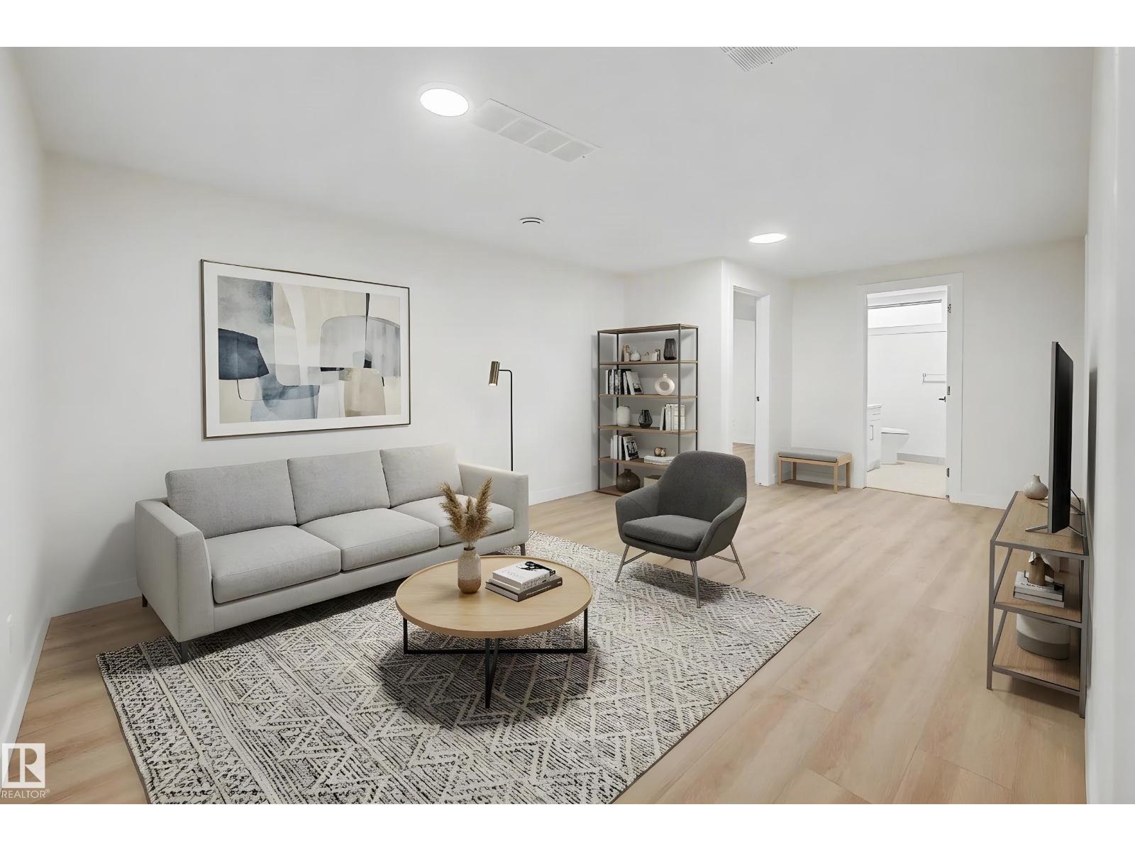 5707 90 AV NW - 15