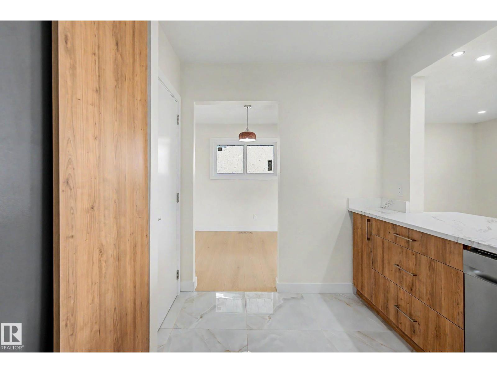 5707 90 Av NW, Kenilworth — photo 27 of 30