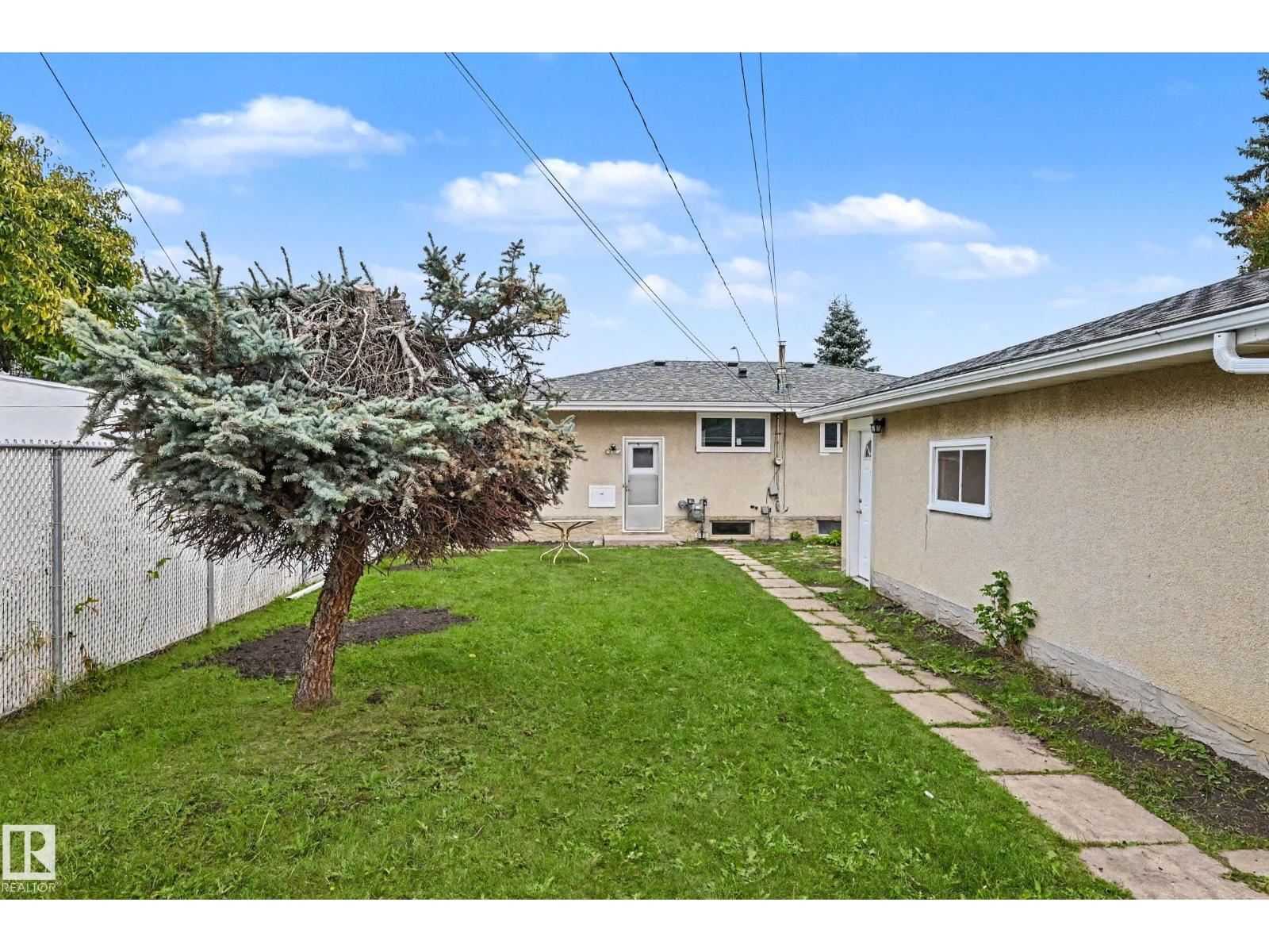 5707 90 AV NW - 38