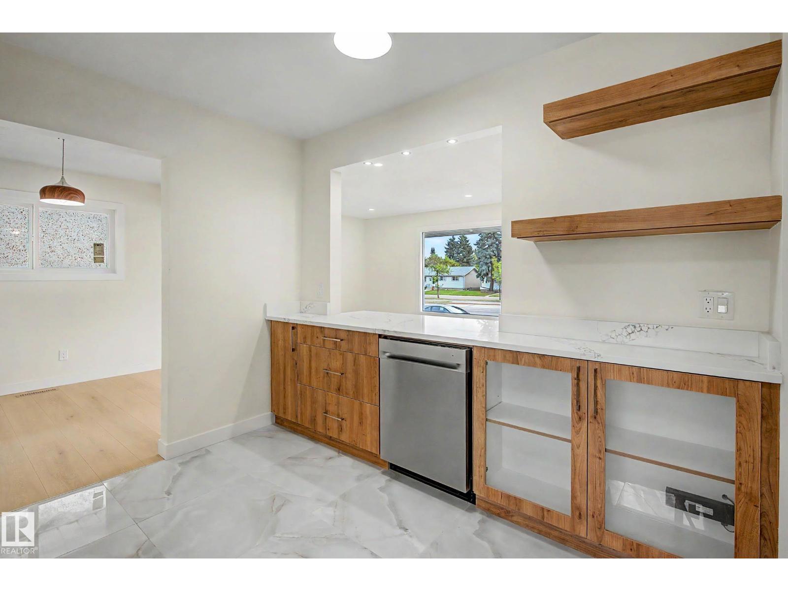 5707 90 AV NW - 4