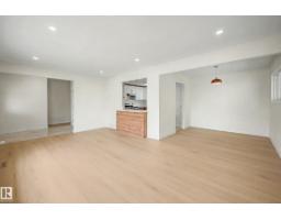 Bedroom 2 - 5707 90 Av Nw, Edmonton, AB T6B0P1 Photo 6