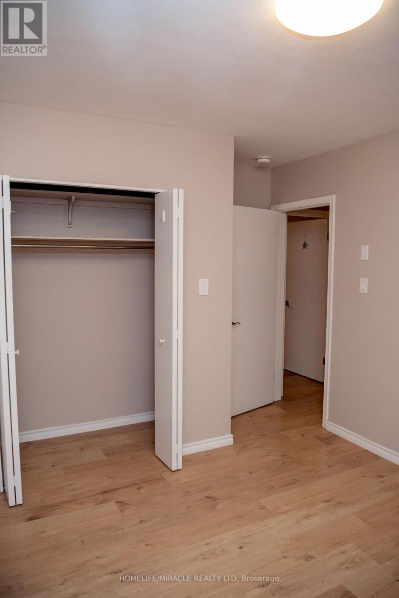 25 THORNRIDGE CRESCENT - 44