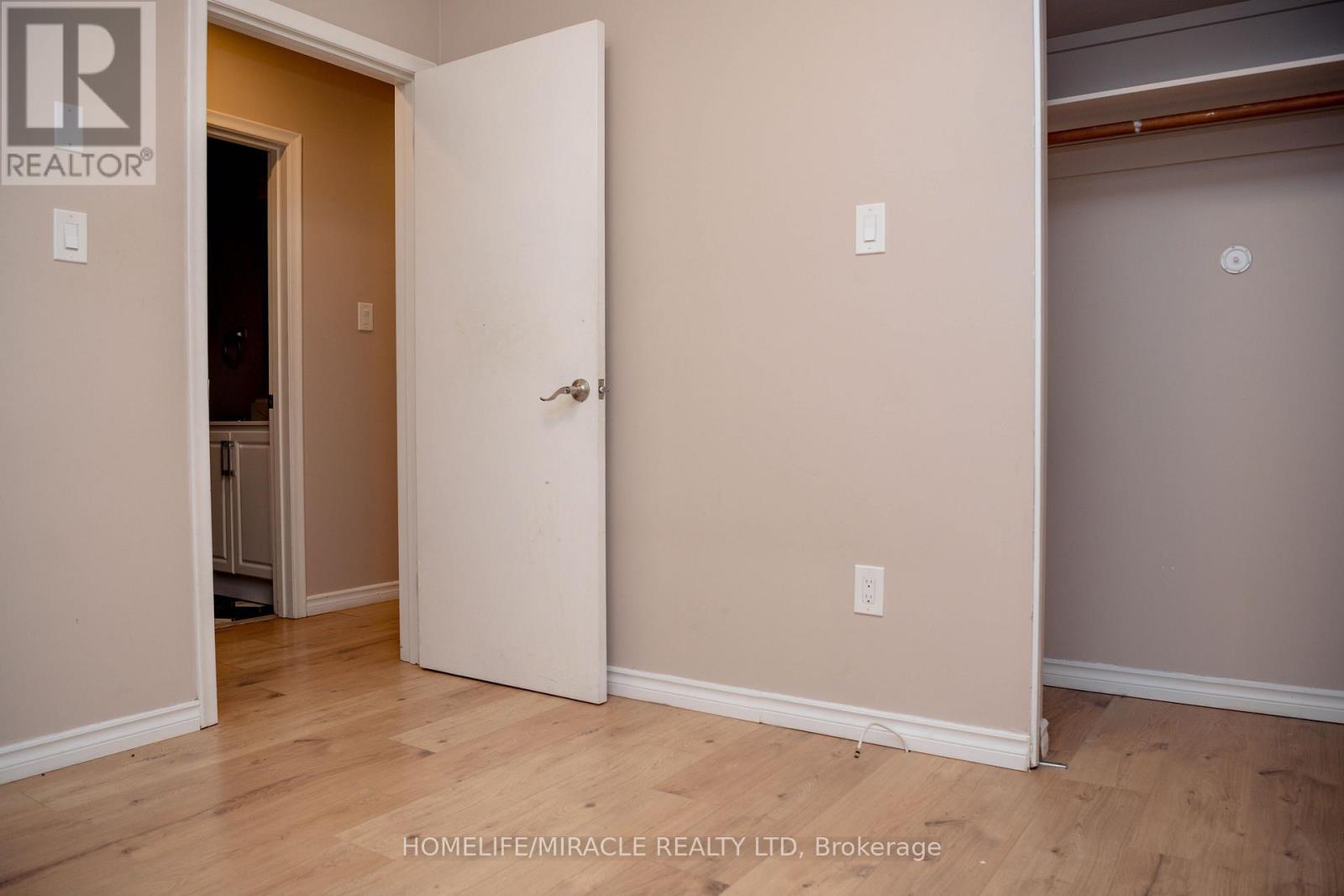 25 THORNRIDGE CRESCENT - 27