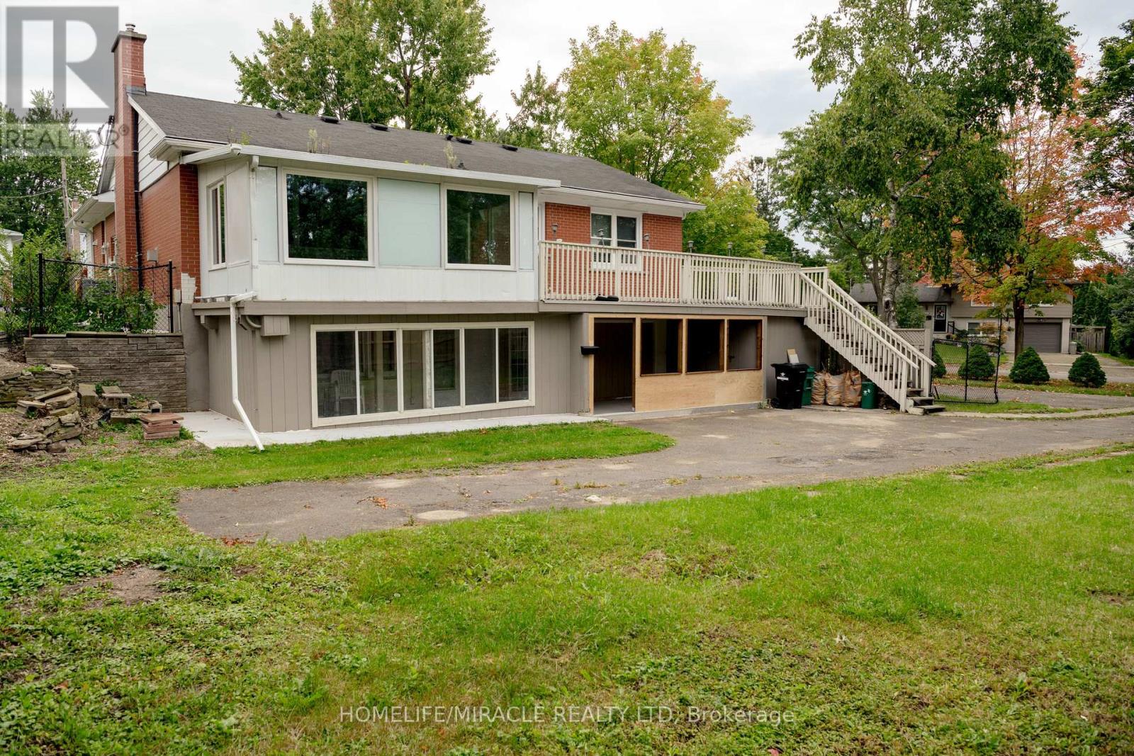 25 THORNRIDGE CRESCENT - 48