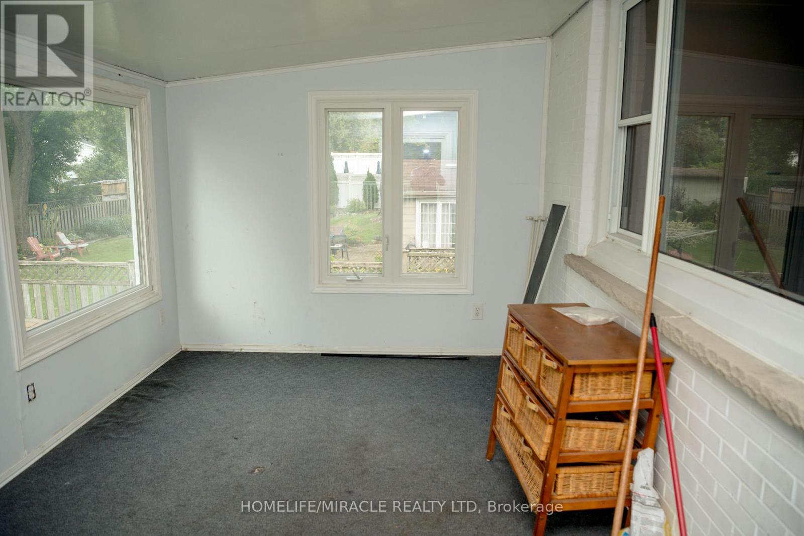 25 THORNRIDGE CRESCENT - 22