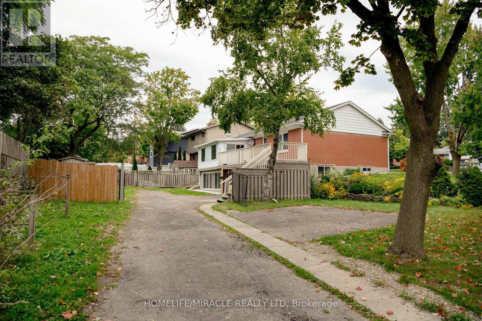 25 THORNRIDGE CRESCENT - 6