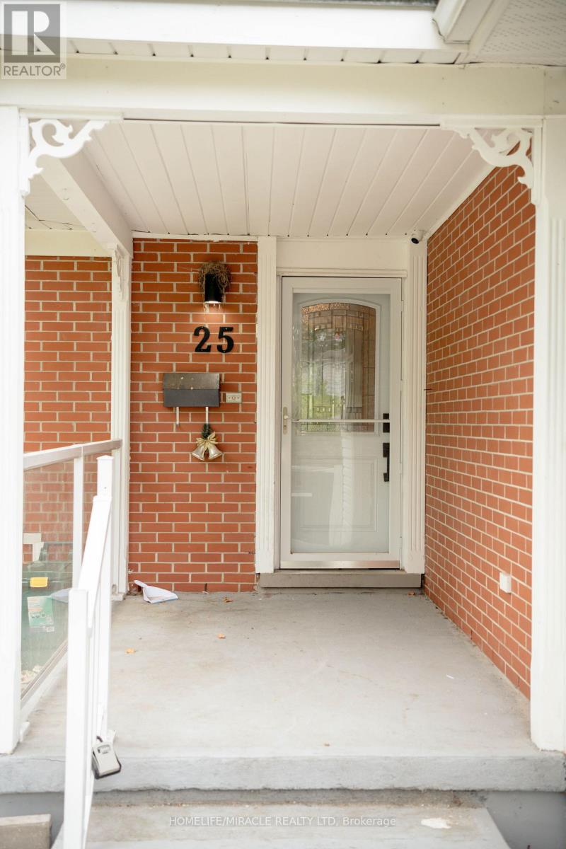 25 THORNRIDGE CRESCENT - 2