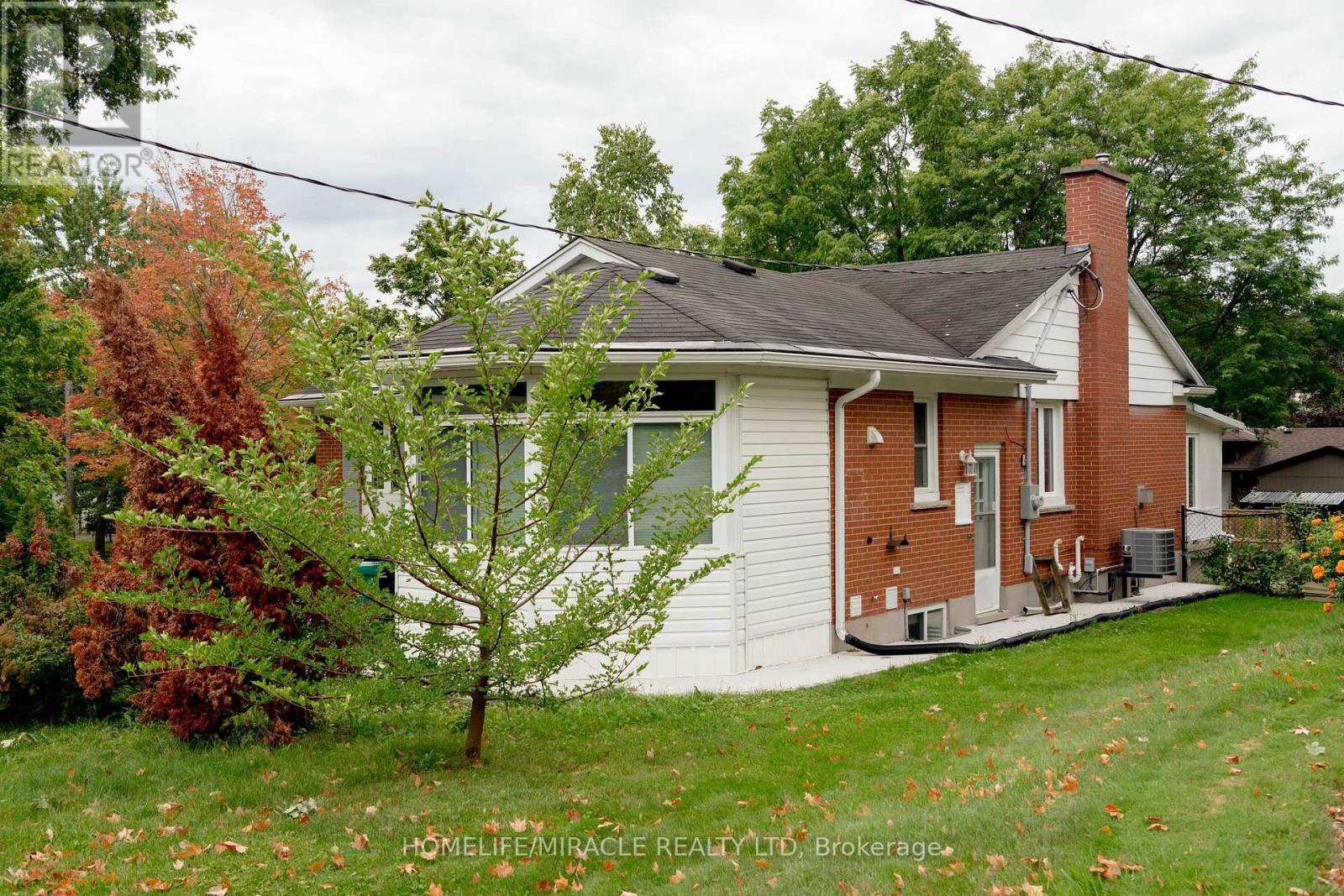 25 THORNRIDGE CRESCENT - 3