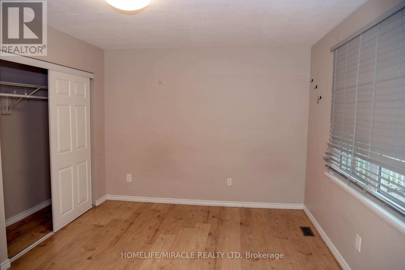 25 THORNRIDGE CRESCENT - 40