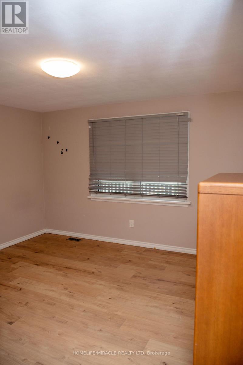 25 THORNRIDGE CRESCENT - 42