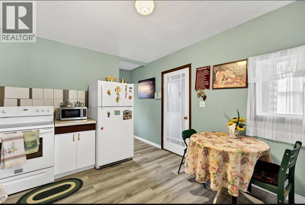 138 3 Street NW - 14