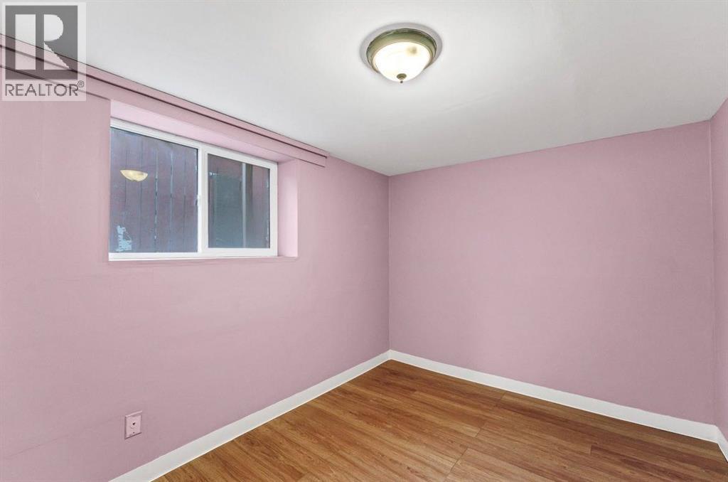 138 3 Street NW - 30