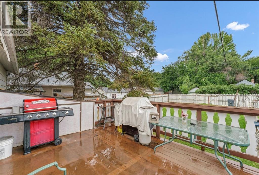 138 3 Street NW - 37