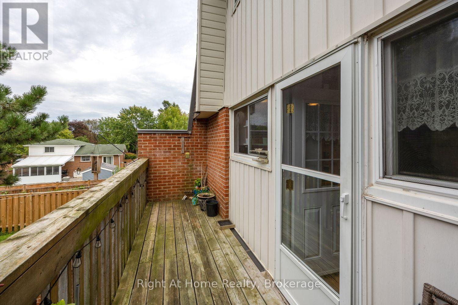 10 Newing Court, Ajax, ON photo 17