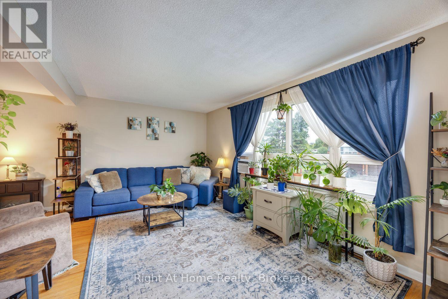10 Newing Court, Ajax, ON photo 18