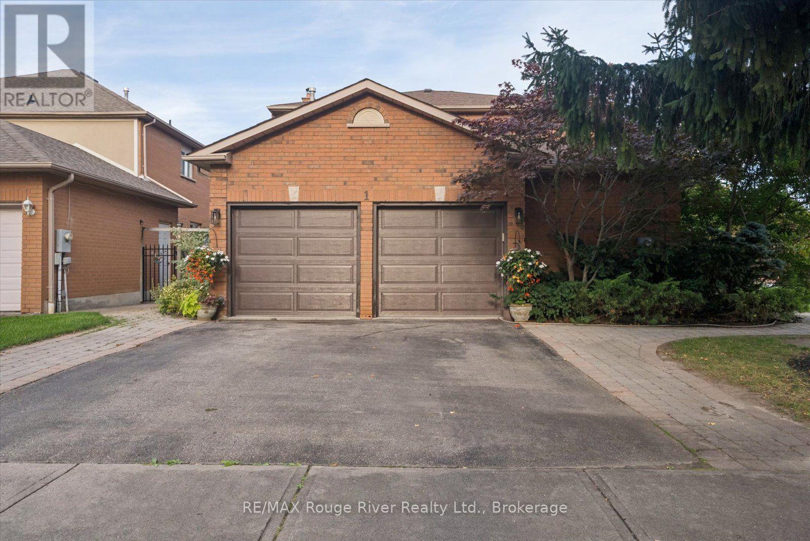 1 Gowan Drive, Whitby, ON photo 3