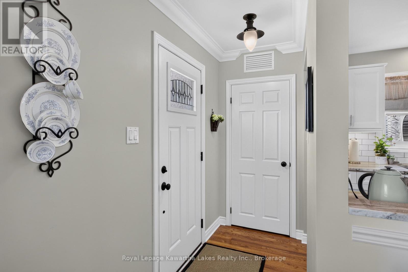 18 MADILL CRESCENT - 4
