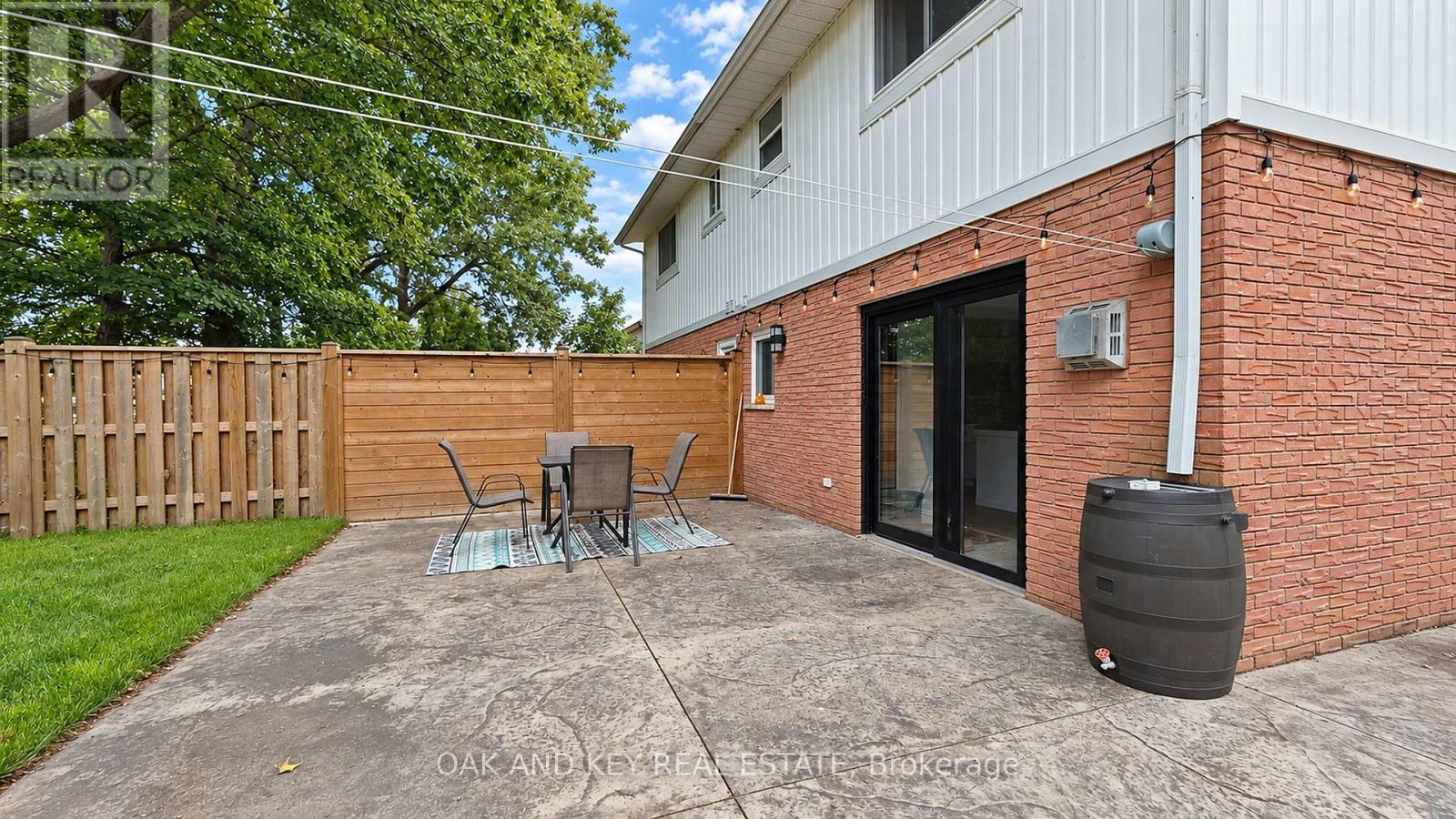 196 SOUTHFIELD DRIVE - 33