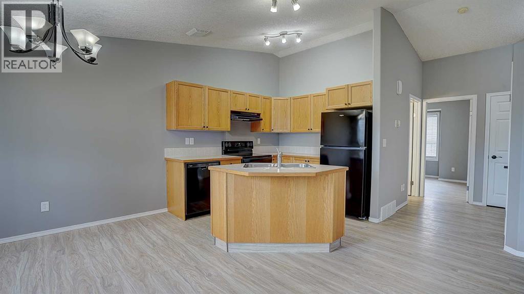 Listing photo – 13 Leung Place, Blackfalds